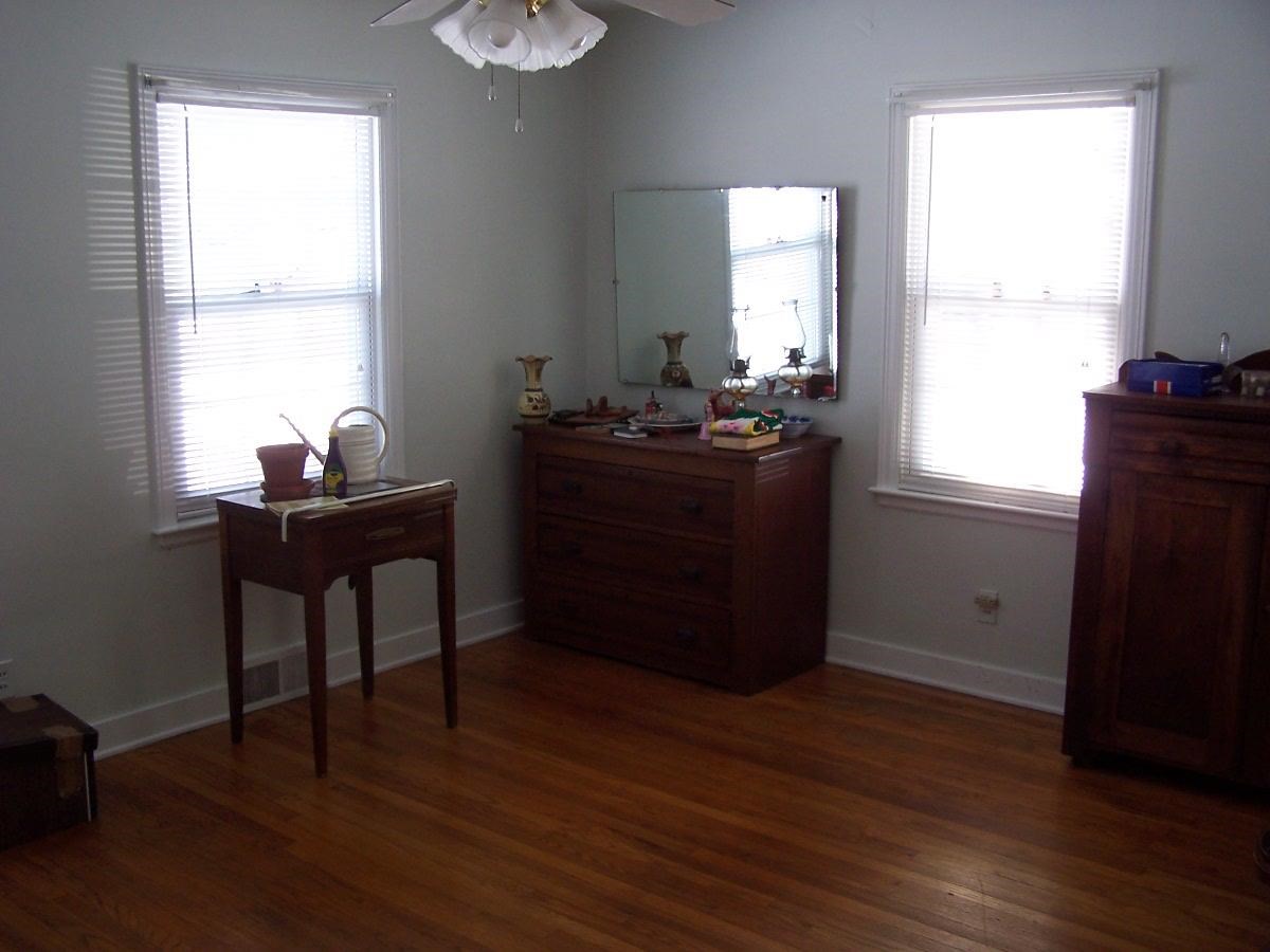 120 E Walnut St, Princeton, IN 47670 photo 8