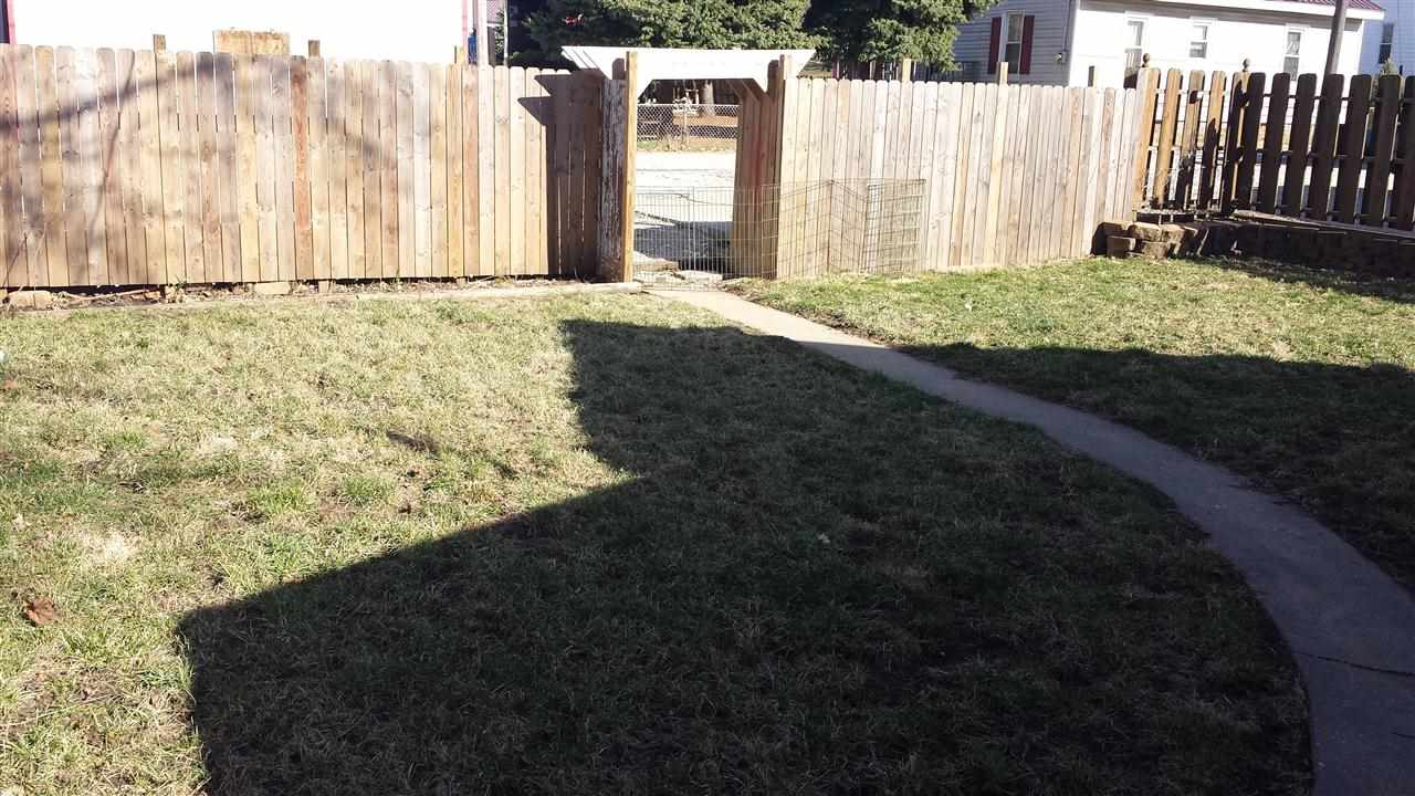 320 SE 7th St, Washington, IN 47501 photo 12