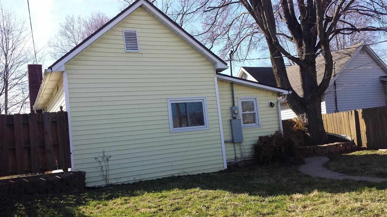 320 SE 7th St, Washington, IN 47501 photo 11