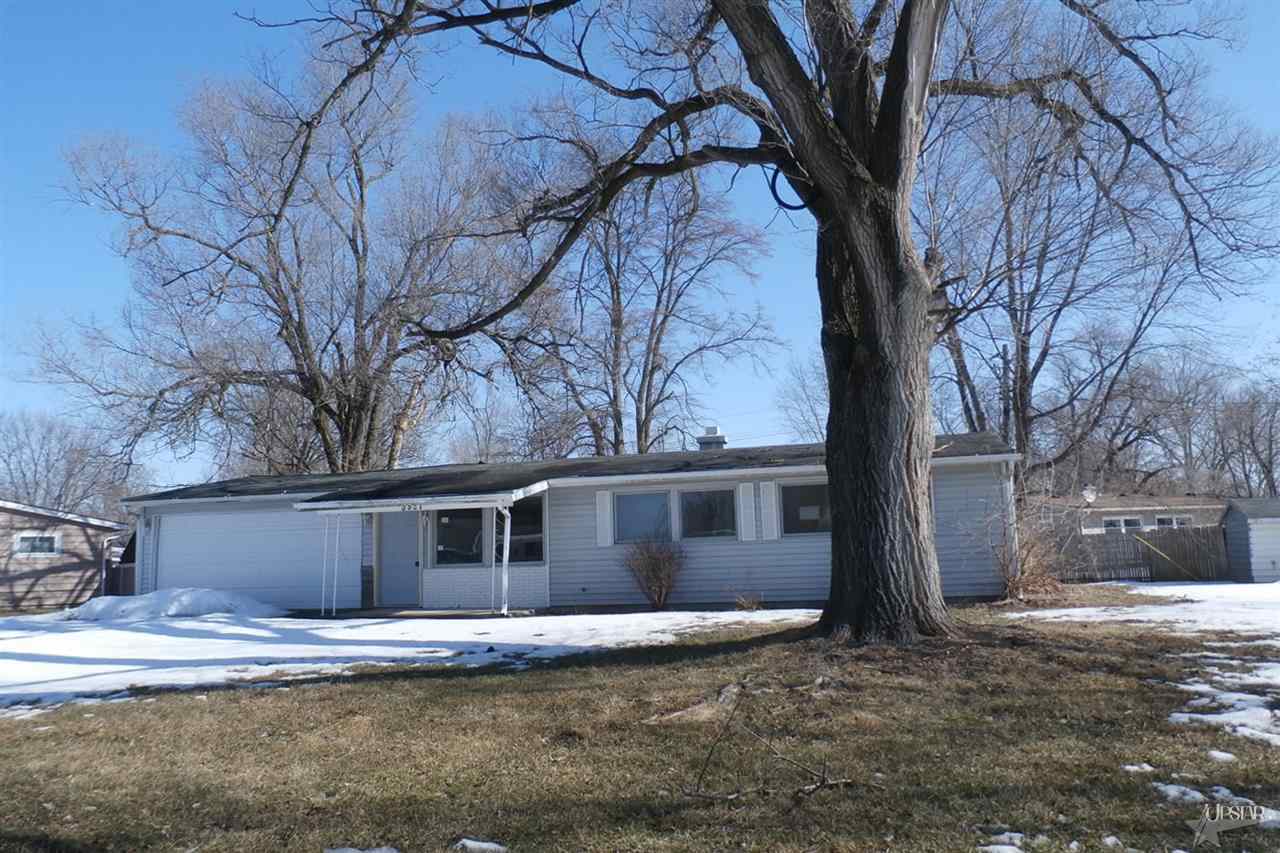 5921 Allendale Dr, Fort Wayne, IN 46809 photo 1