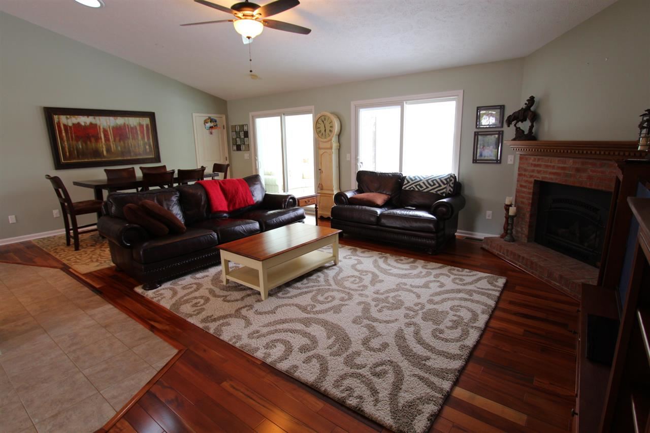 710 E Ohio St, Monticello, IN 47960 photo 6