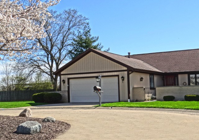 11 Torchwood Ln, Lafayette, IN 47905 photo 1