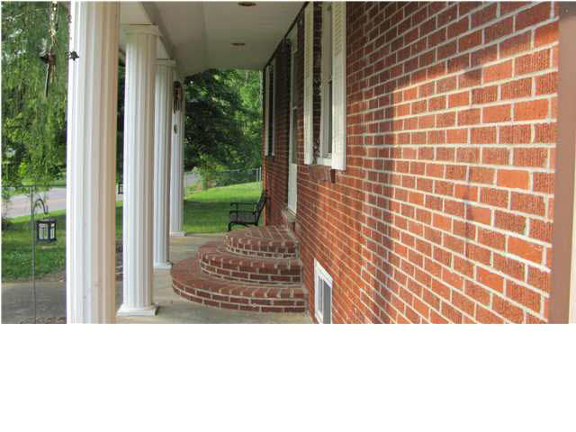 7600 Yankeetown Rd, Newburgh, IN 47630 photo 2