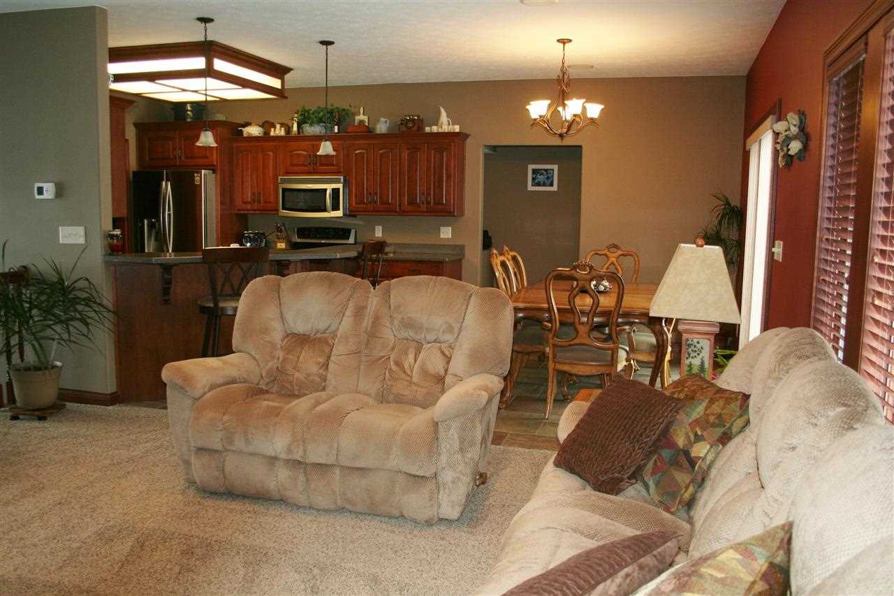 2927 E Lake Tahoe Trl, Warsaw, IN 46582 photo 9