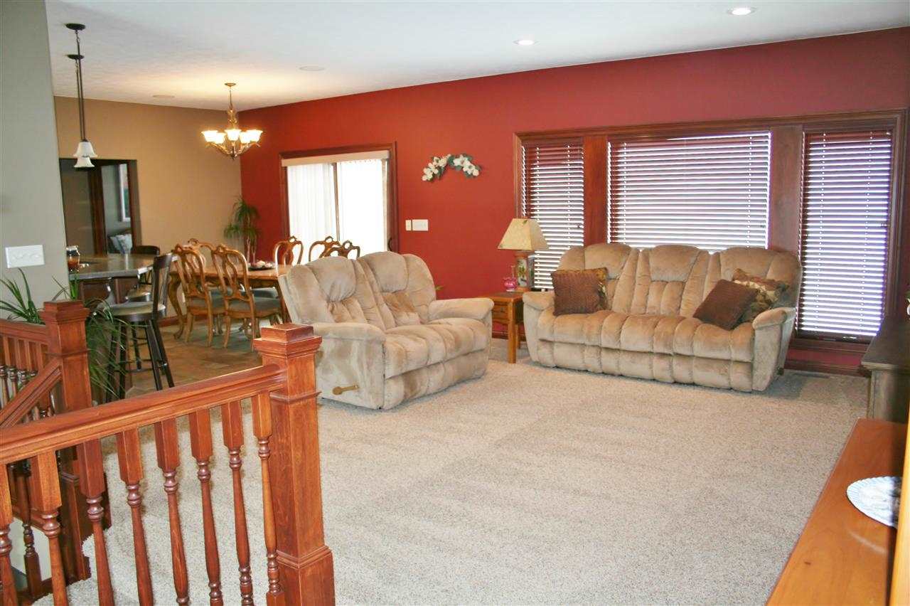 2927 E Lake Tahoe Trl, Warsaw, IN 46582 photo 3