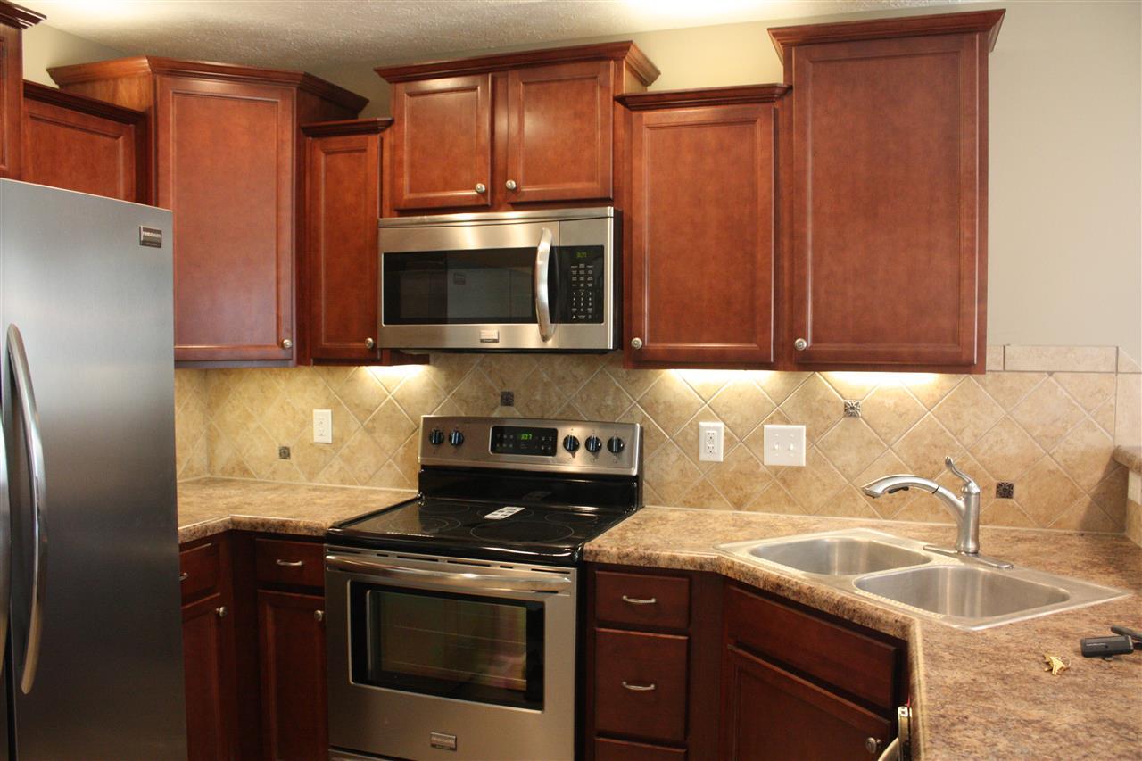 608 Bluegrass Trl, Kokomo, IN 46901 photo 3