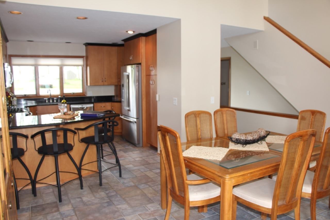 4008 E Forest Glen Ave, Leesburg, IN 46538 photo 3
