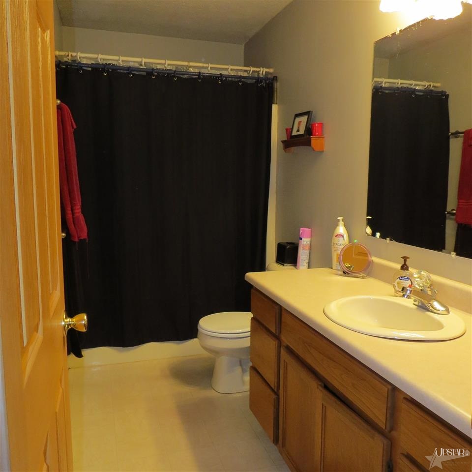 16327 Sunflower Ave, Goshen, IN 46526 photo 10