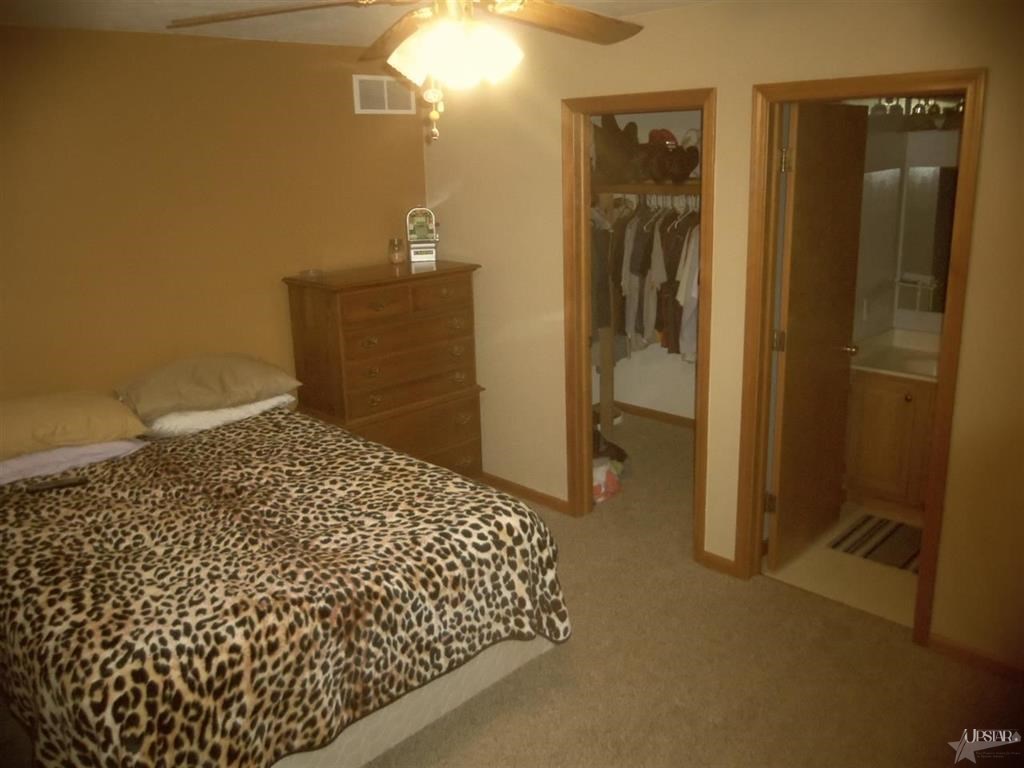 20590 Meadow Ln, Goshen, IN 46528 photo 8