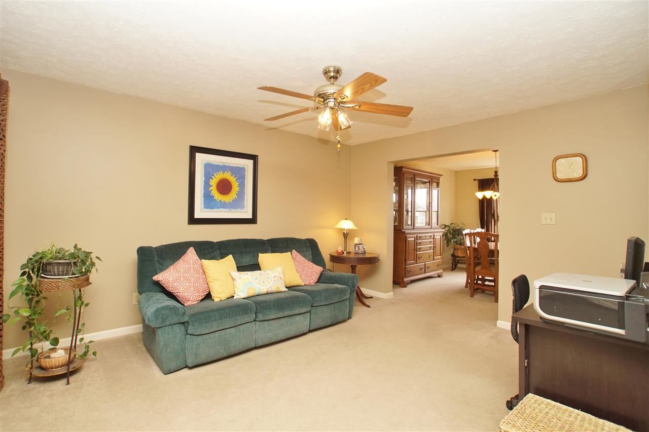 1427 Sunflower Ct, Greentown, IN 46936 photo 3