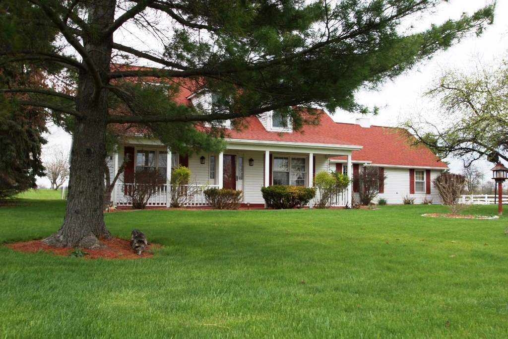 11213 Schlatter Rd, Spencerville, IN 46788 photo 2