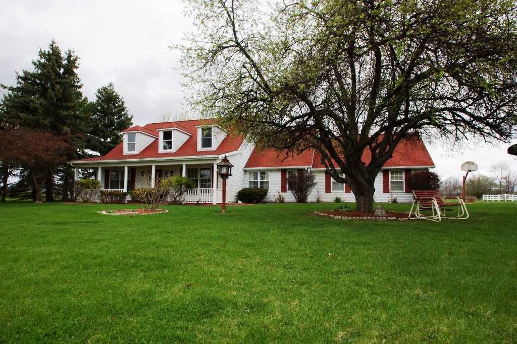 11213 Schlatter Rd, Spencerville, IN 46788 photo 1