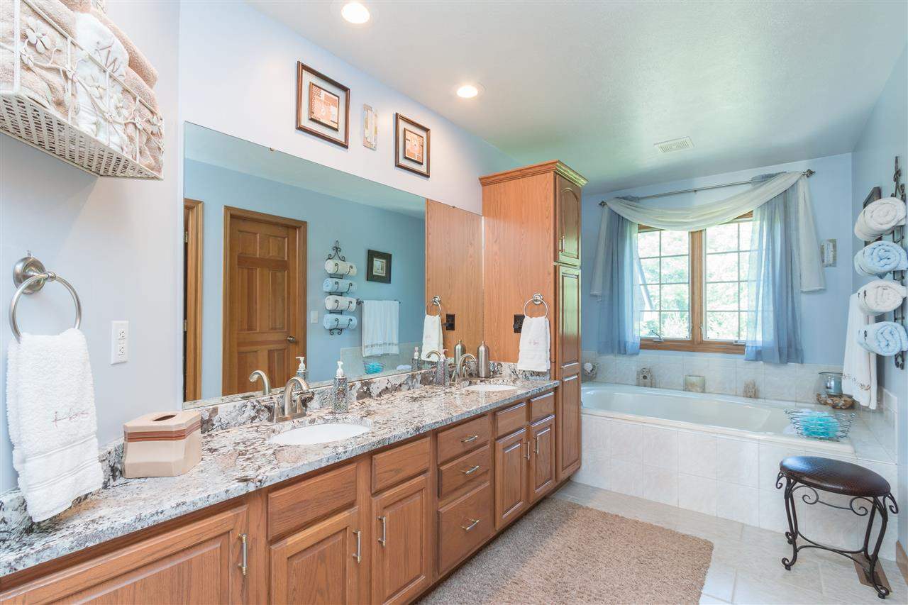 60534 Noble Ridge Dr, South Bend, IN 46614 photo 17