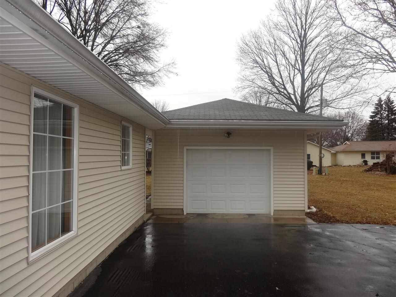 219 E Davis, Sweetser, IN 46987 photo 22