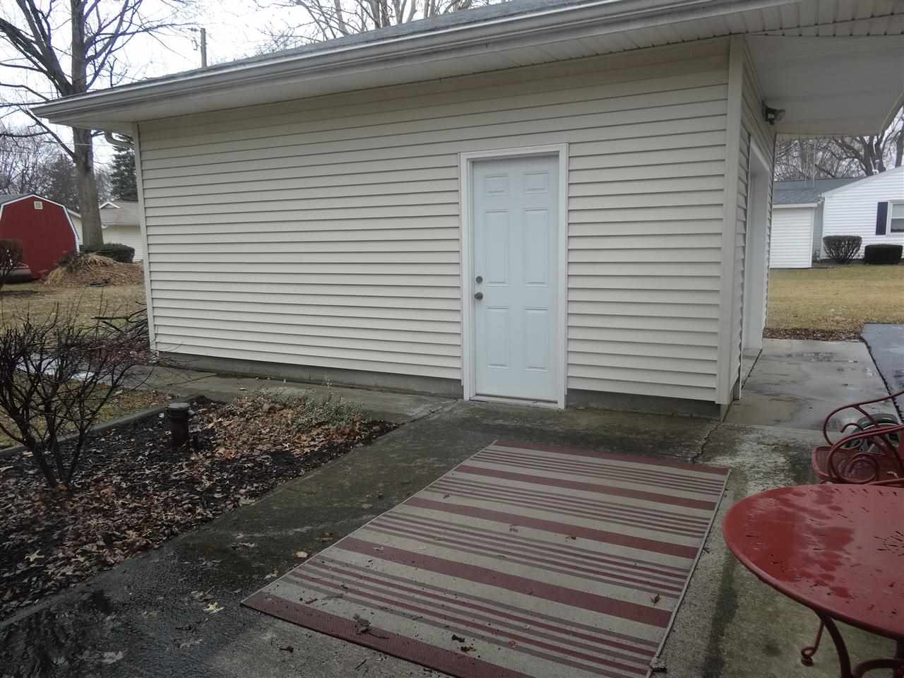 219 E Davis, Sweetser, IN 46987 photo 18