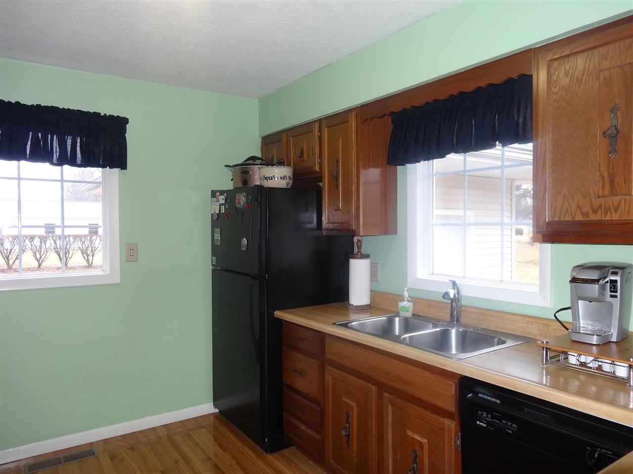 219 E Davis, Sweetser, IN 46987 photo 6