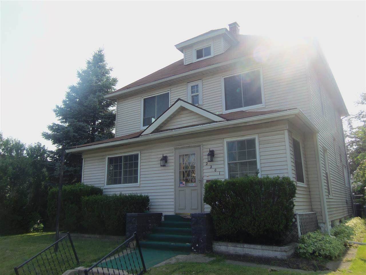 2201 S Michigan St, South Bend, IN 46613 photo 1