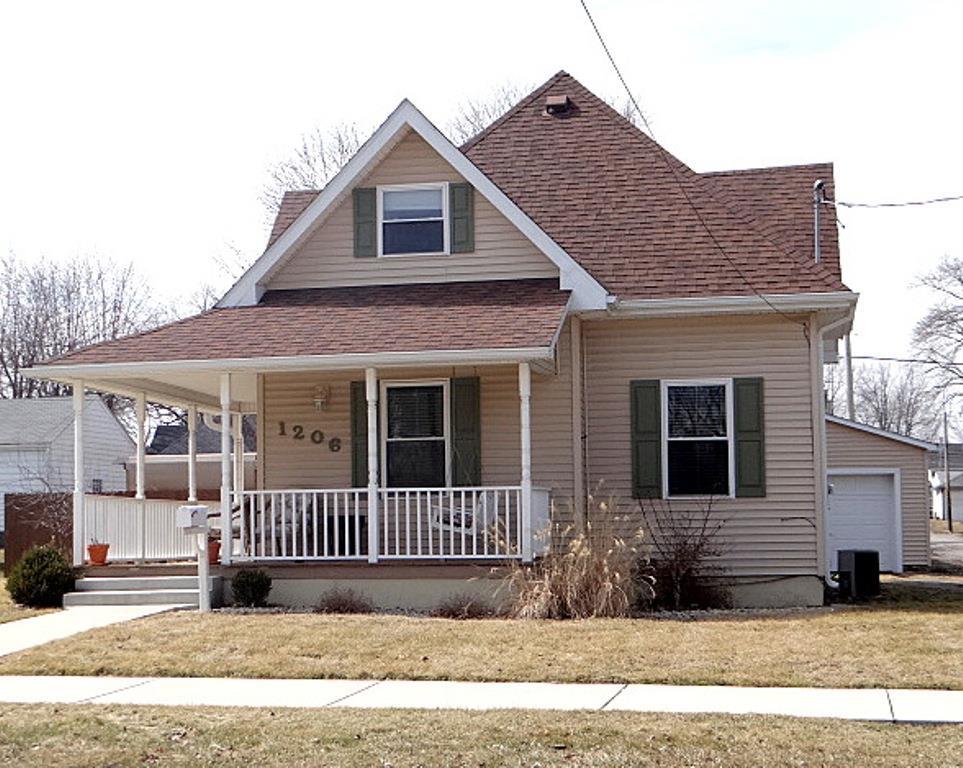 1206 N Main St, Frankfort, IN 46041 photo 2