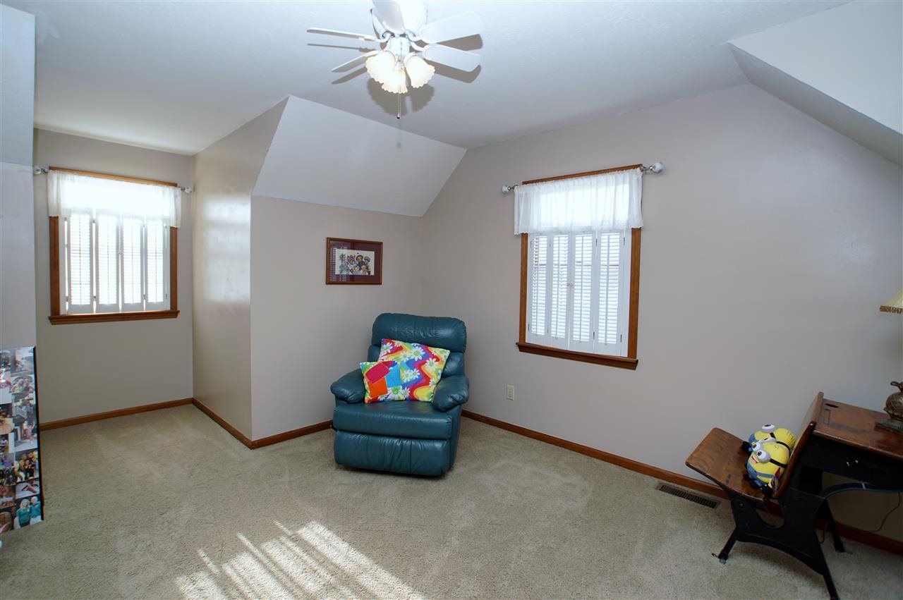 301 Meadows Dr, Greentown, IN 46936 photo 16