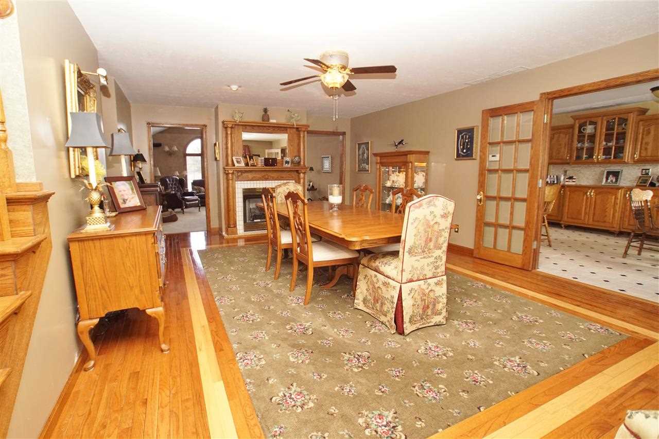 301 Meadows Dr, Greentown, IN 46936 photo 2