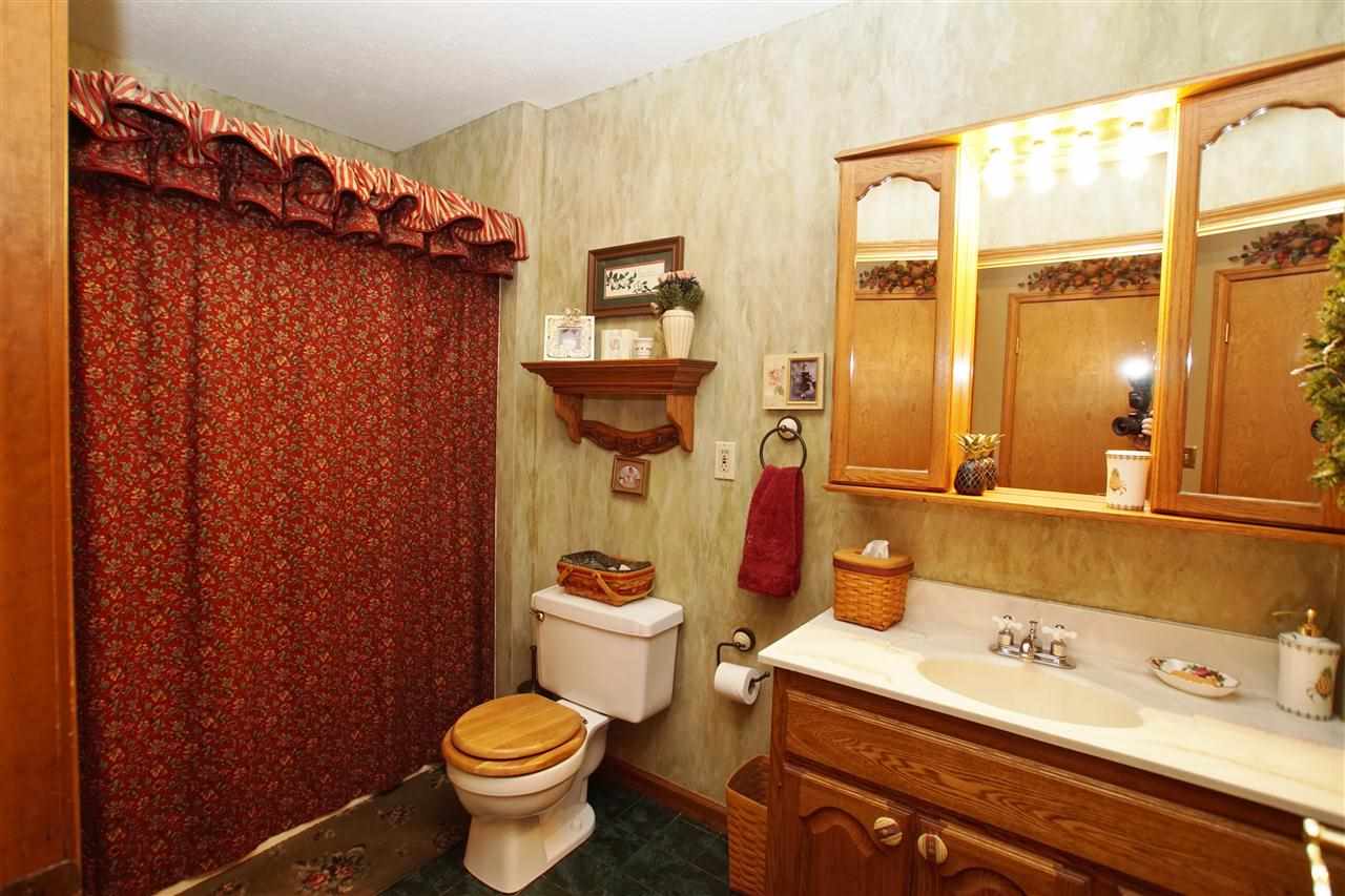 301 Meadows Dr, Greentown, IN 46936 photo 14