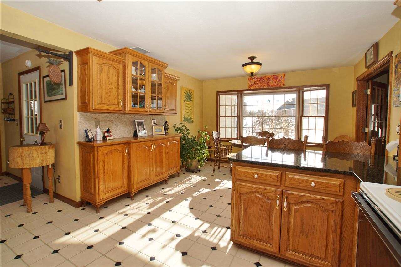 301 Meadows Dr, Greentown, IN 46936 photo 4