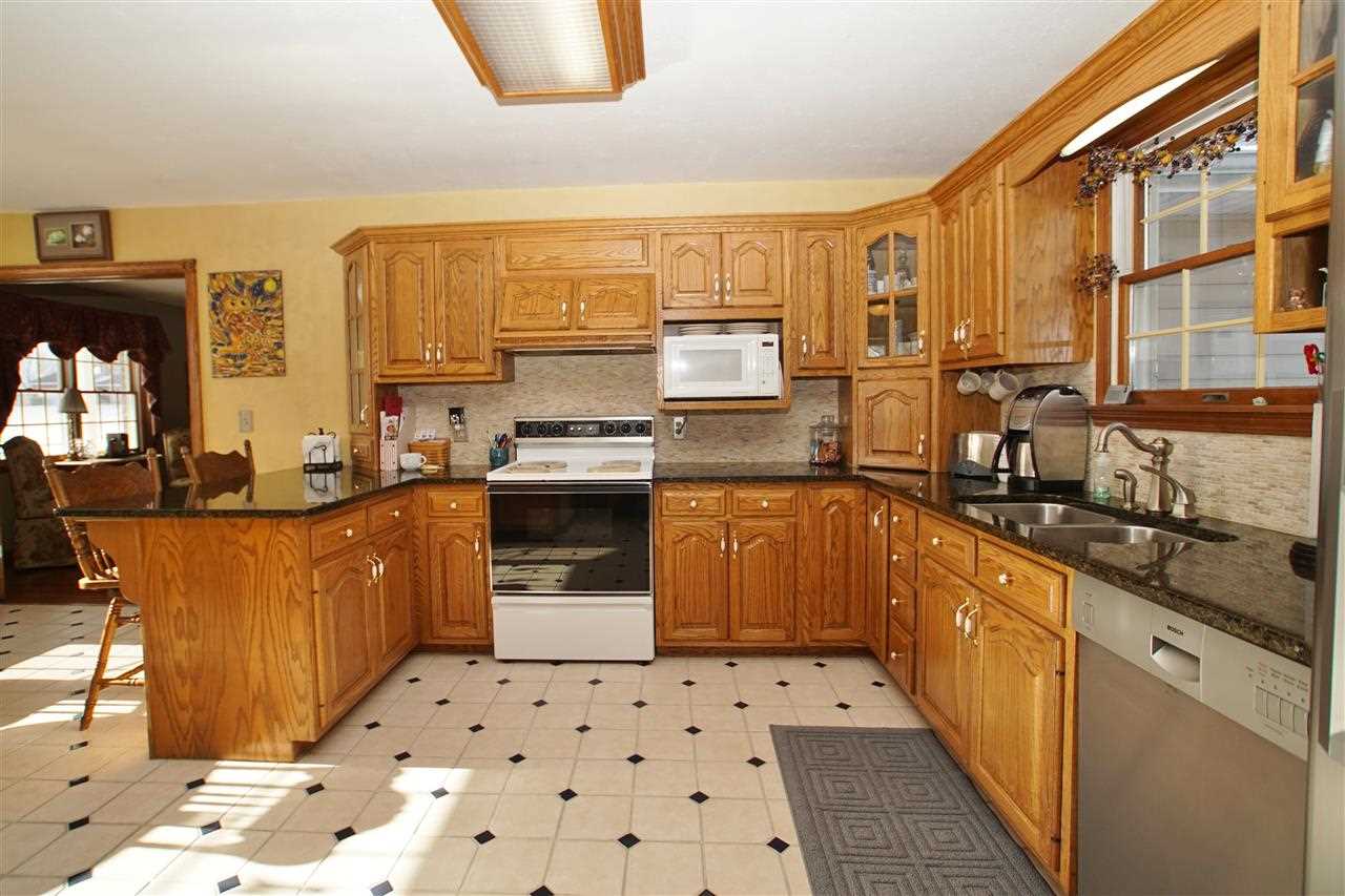 301 Meadows Dr, Greentown, IN 46936 photo 5