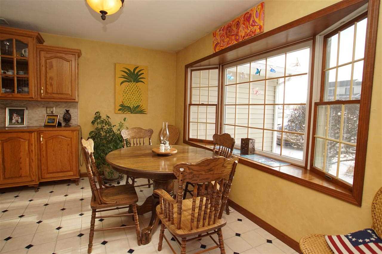 301 Meadows Dr, Greentown, IN 46936 photo 3