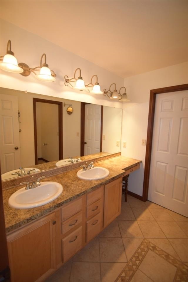 1958 Country Cir S, Nappanee, IN 46550 photo 8