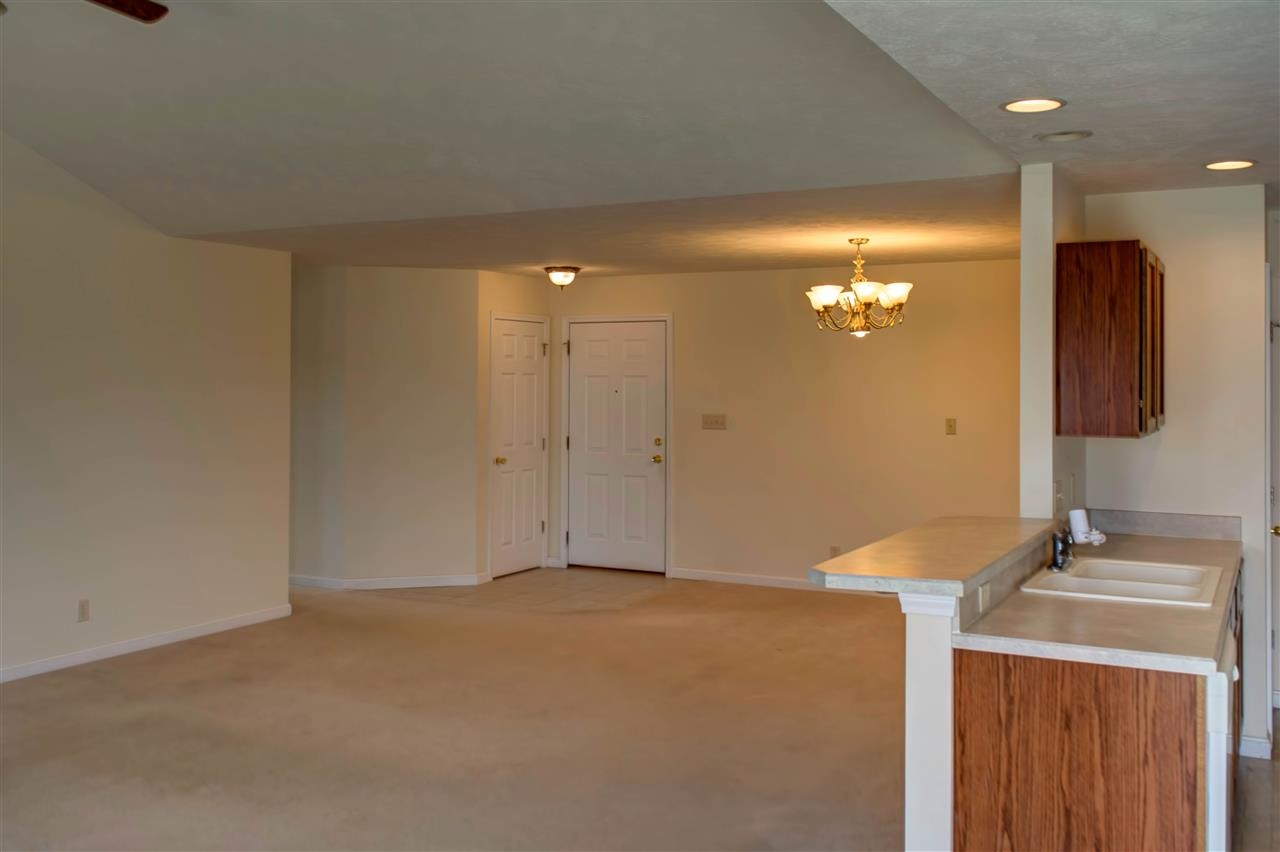 3911 Canyon Rock Ct, Evansville, IN 47725 photo 5