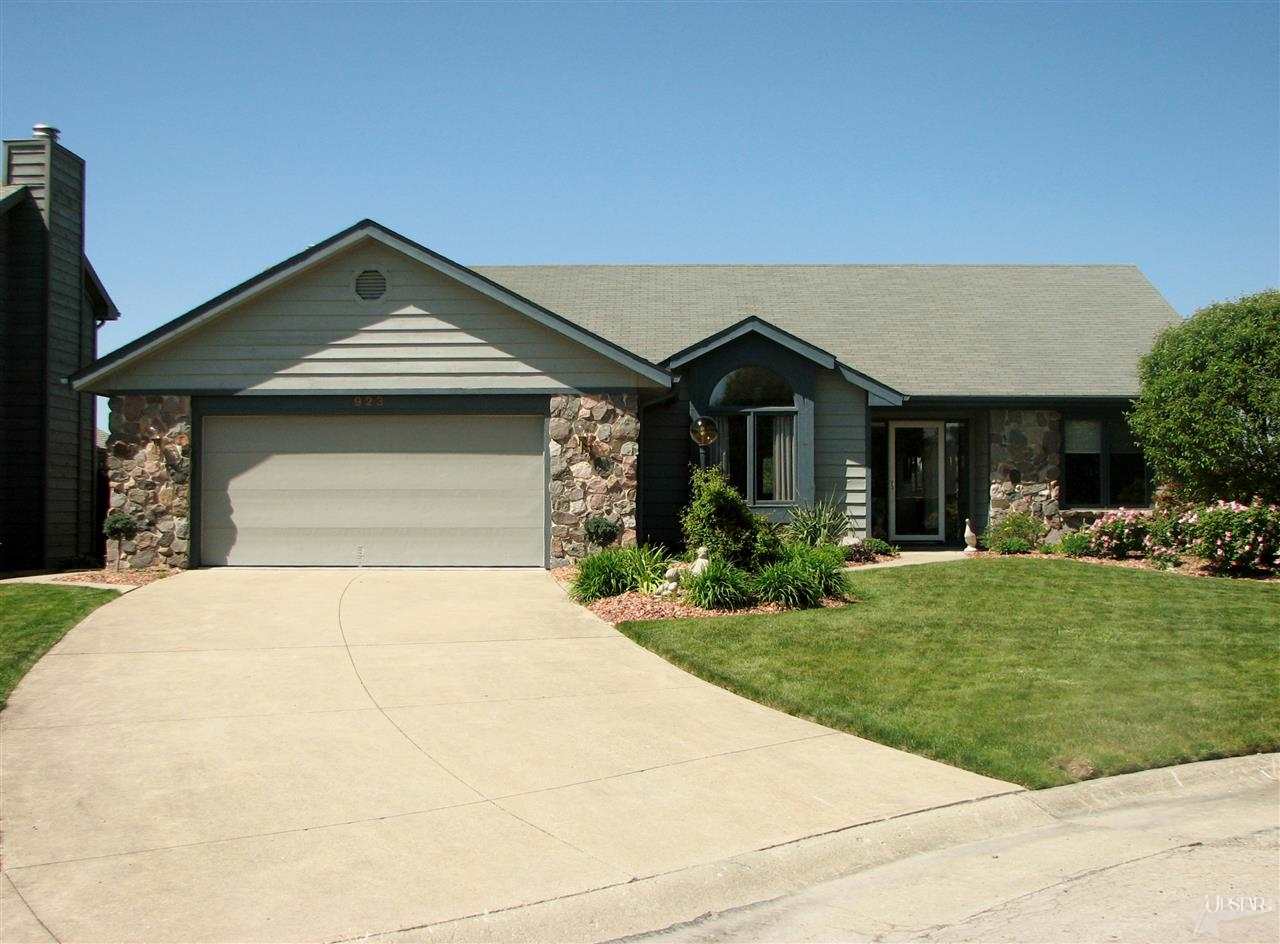 923 Mill Pointe, Fort Wayne, IN 46845 photo 1