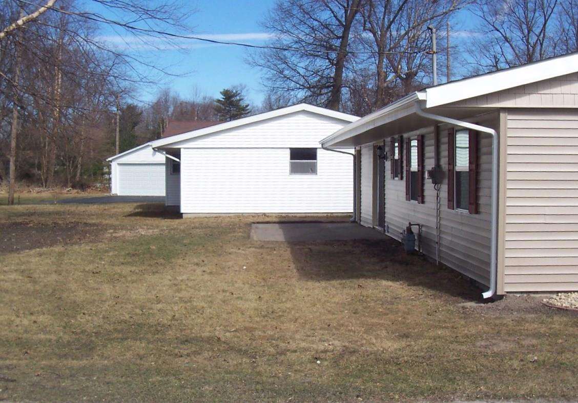 1108 Poplar Dr, Monticello, IN 47960 photo 4