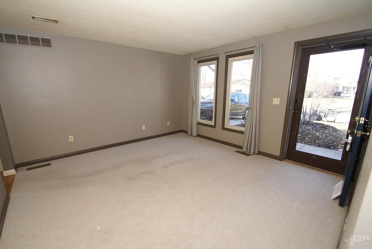 2514 Repton Dr, Fort Wayne, IN 46815 photo 3