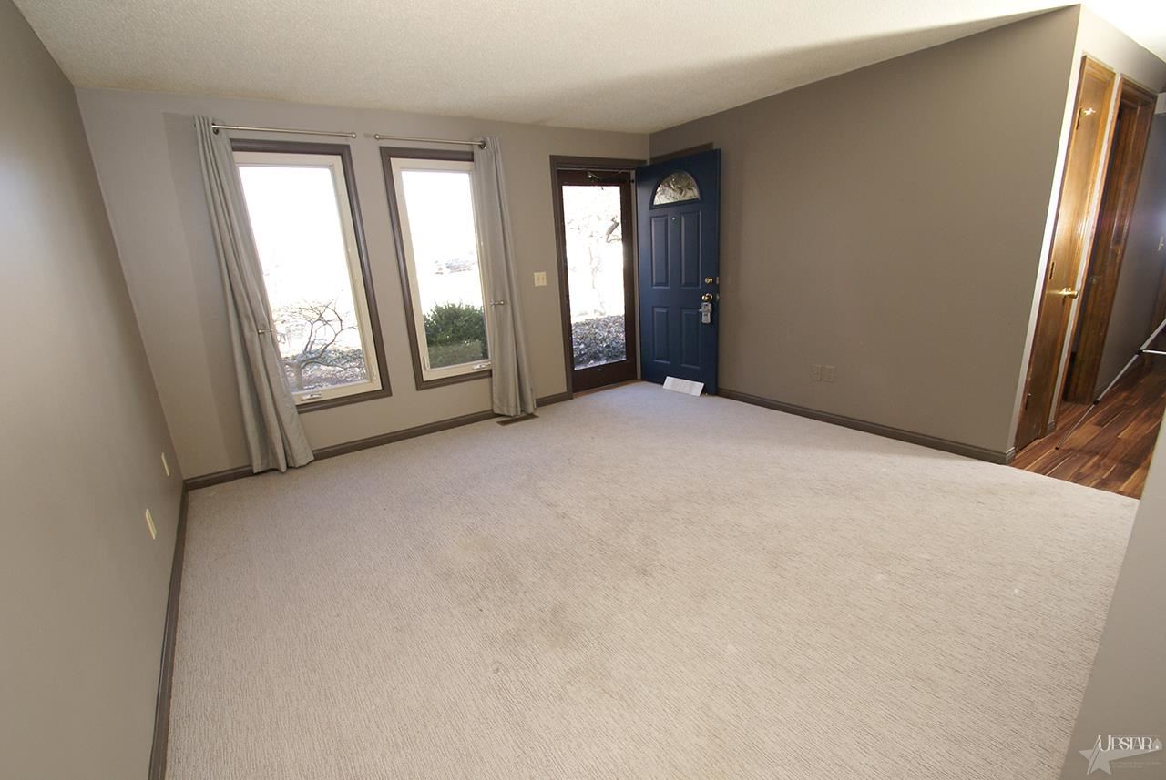 2514 Repton Dr, Fort Wayne, IN 46815 photo 4