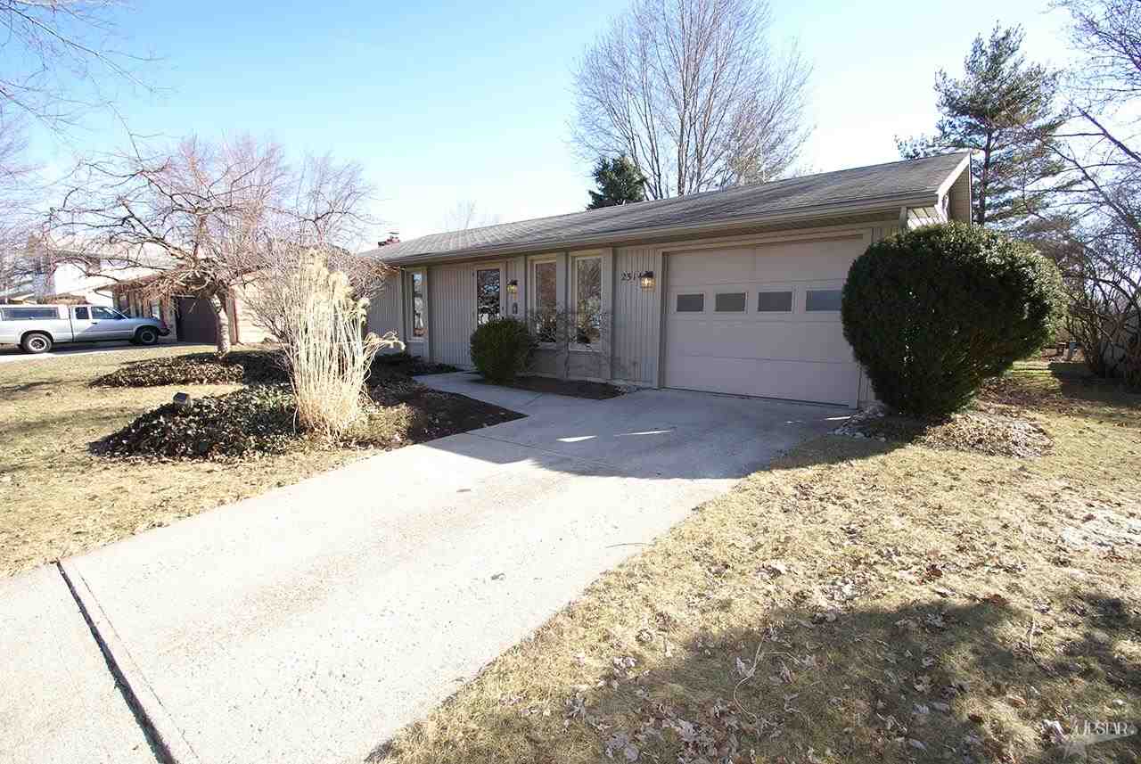2514 Repton Dr, Fort Wayne, IN 46815 photo 1