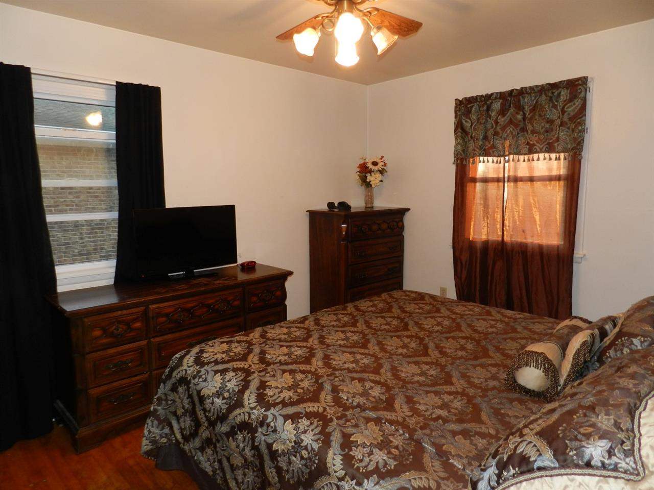 1006 S Washington St, Princeton, IN 47670 photo 9