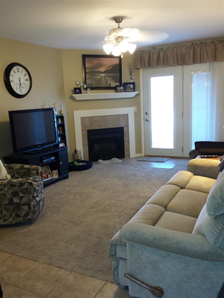 6955 Bittersweet Cir, Newburgh, IN 47630 photo 3