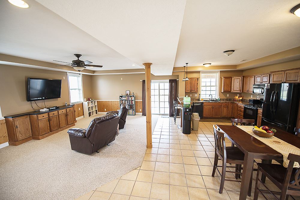 5469 Mobley Dr, Spencer, IN 47460 photo 4
