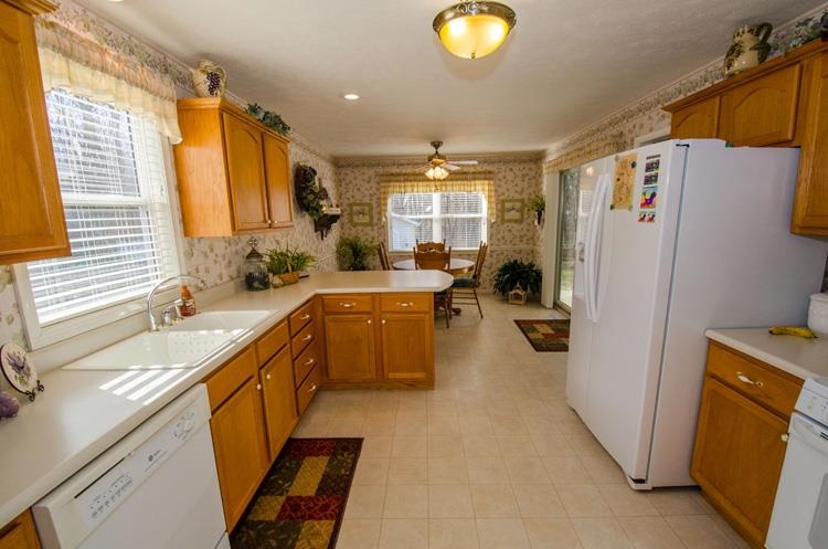 2027 Autumn Ridge Ln, Elkhart, IN 46514 photo 6