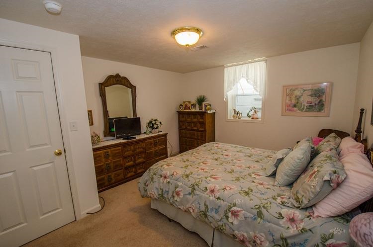2027 Autumn Ridge Ln, Elkhart, IN 46514 photo 21