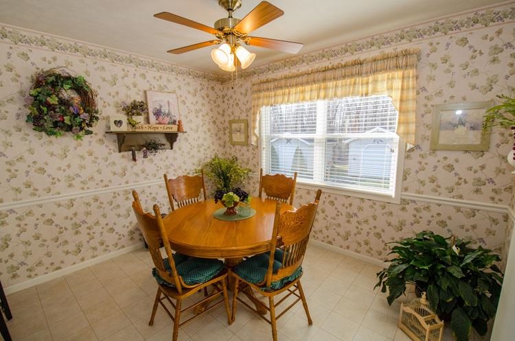 2027 Autumn Ridge Ln, Elkhart, IN 46514 photo 8
