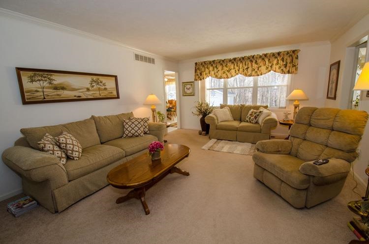 2027 Autumn Ridge Ln, Elkhart, IN 46514 photo 3