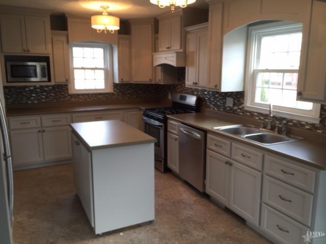 533 E Wiley St, Bluffton, IN 46714 photo 5