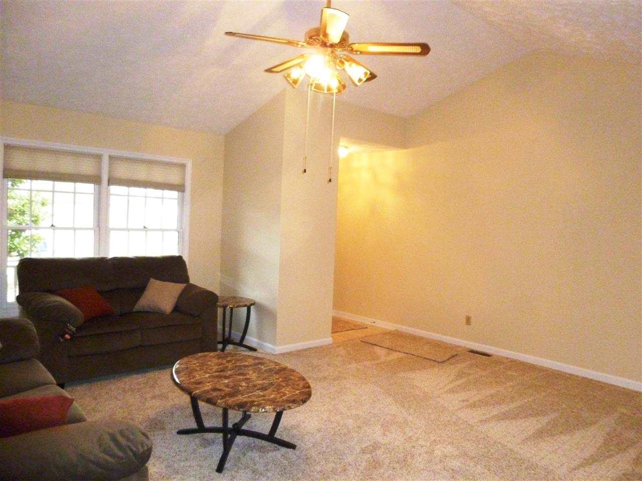 8400 Southport Dr, Evansville, IN 47711 photo 3