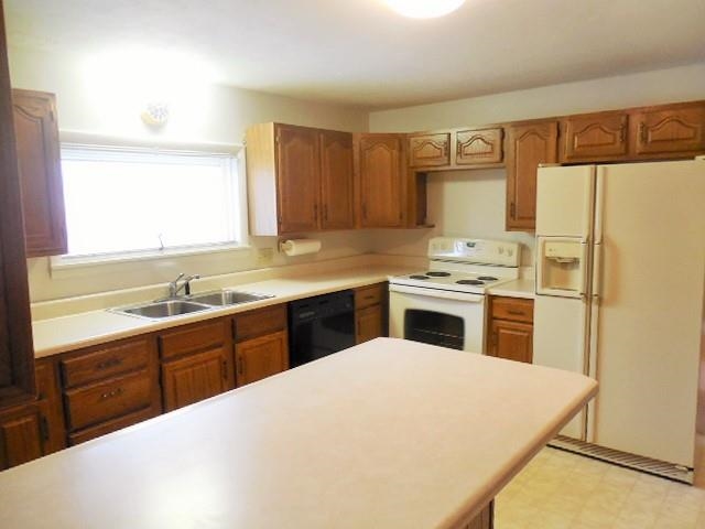 1611 W Lakeview Dr, Marion, IN 46953 photo 4