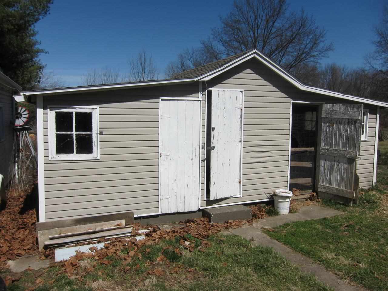 7100 Walden Rd, Newburgh, IN 47630 photo 3