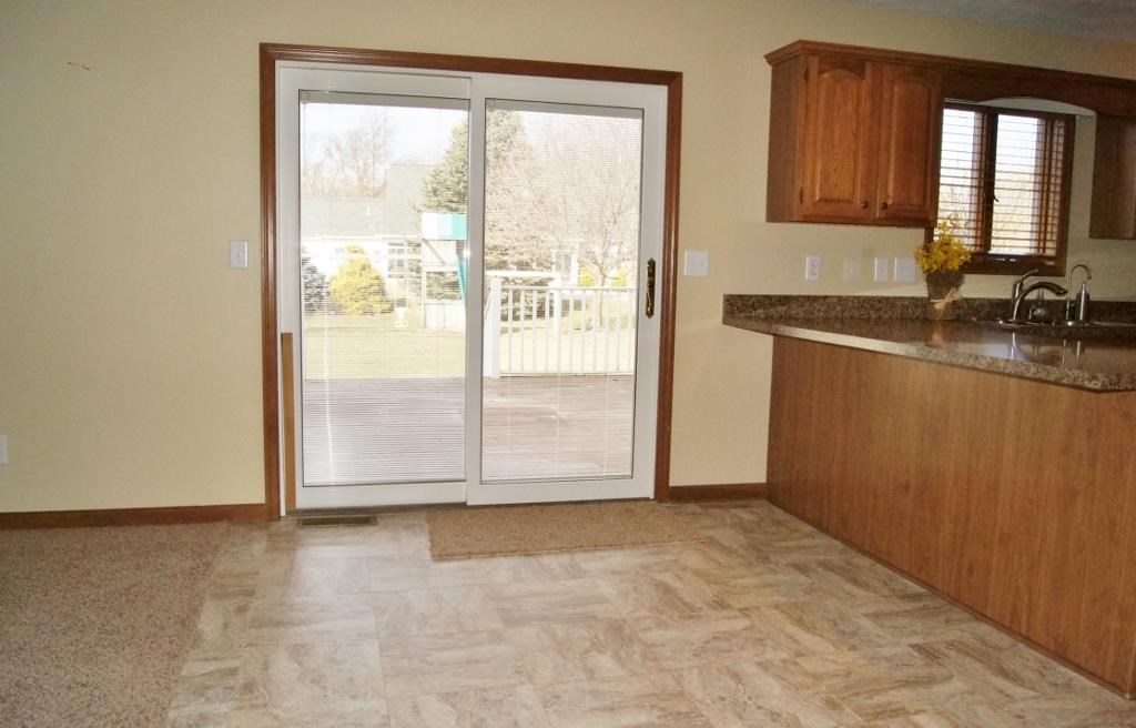 1877 S Woodfield Trl, Warsaw, IN 46580 photo 7