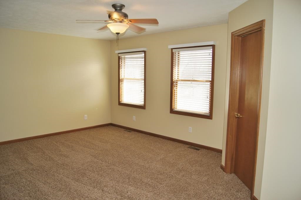 1877 S Woodfield Trl, Warsaw, IN 46580 photo 10