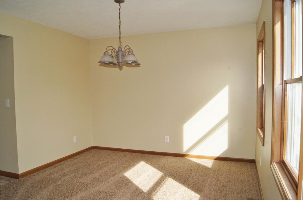 1877 S Woodfield Trl, Warsaw, IN 46580 photo 4