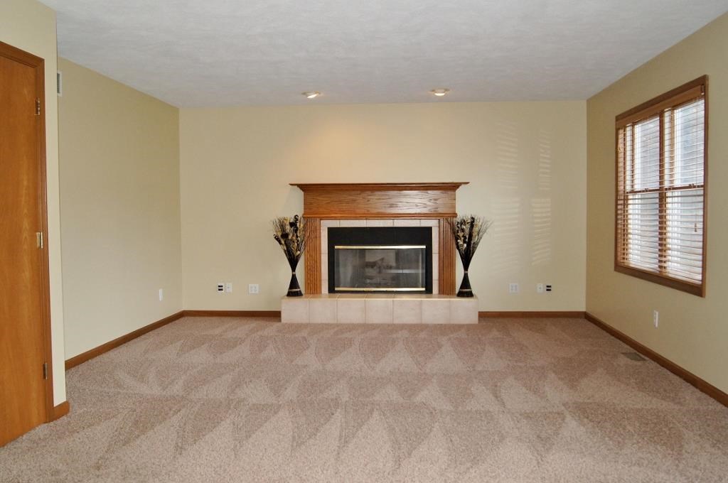 1877 S Woodfield Trl, Warsaw, IN 46580 photo 6
